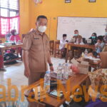 UPTD Puskesmas Pasirukem Cilamaya Kulon Bersinergi Dengan MI Hidayatul Mubtadi’in Desa Sumurgede, Sukseskan Program Vaksinasi Anak Usia 6 – 11 Tahun.