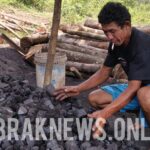 Pengrajin Arang Kayu omsetnya menurun akibat dampak Pandemi