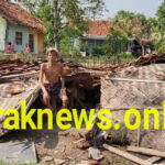 Innalillahi.. Rumah Roboh akibat bangunan Terlalu Rapuh, Pemerintahan Desa Kemana ?