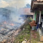 Sudah menjadi nasib ibu seorang janda anak dua rumah kediaman nya di lalap si jago merah