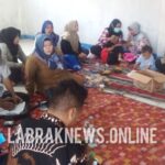 Koordinator PLKB BKKBN Kecamatan Pangkalan Berikan Program Penyuluhan  Canting di Kampung KB Laksana Jaya Desa jatilaksana