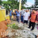 Rayakan Idul Adha, Bupati Malaka Serahkan Lima Ekor Sapi untuk Mesjid di Malaka