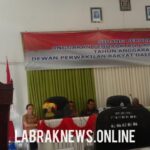 Ferdi Un, Sekda Malaka bacakan NKRPD tentang PAPD Di Sidang Paripurna DPRD. Malaka