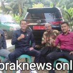 H.Budianto, SH dan Sekjen I DPP Ormas Buas, Melayat Kerumah Duka Ayahanda Pimred Labrak News