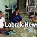 Bentuk Kepedulian : Wartawan Jenguk Ketua PKBM Bina Bangsa Manggungjaya Yang Sedang Sakit