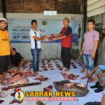 Pengurus Wartawan Indonesia (PWI) Kabupaten Karawang Sembelih Hewan Qurban.
