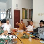 Hari Pertama Tugas Sebagai Babinsa Desa Sumurgede, Sertu Nurdin Sambangi Para Tokoh Termasuk Ketua Karang Taruna Desa Sumurgede