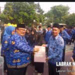 75 Pegawai Kemenag Karawang Dapat Penghargaan Satya Lencana Karya Satya, H.Sopian : Semoga Jadi Dedikasi dan Loyalitas  Semangat Kerja